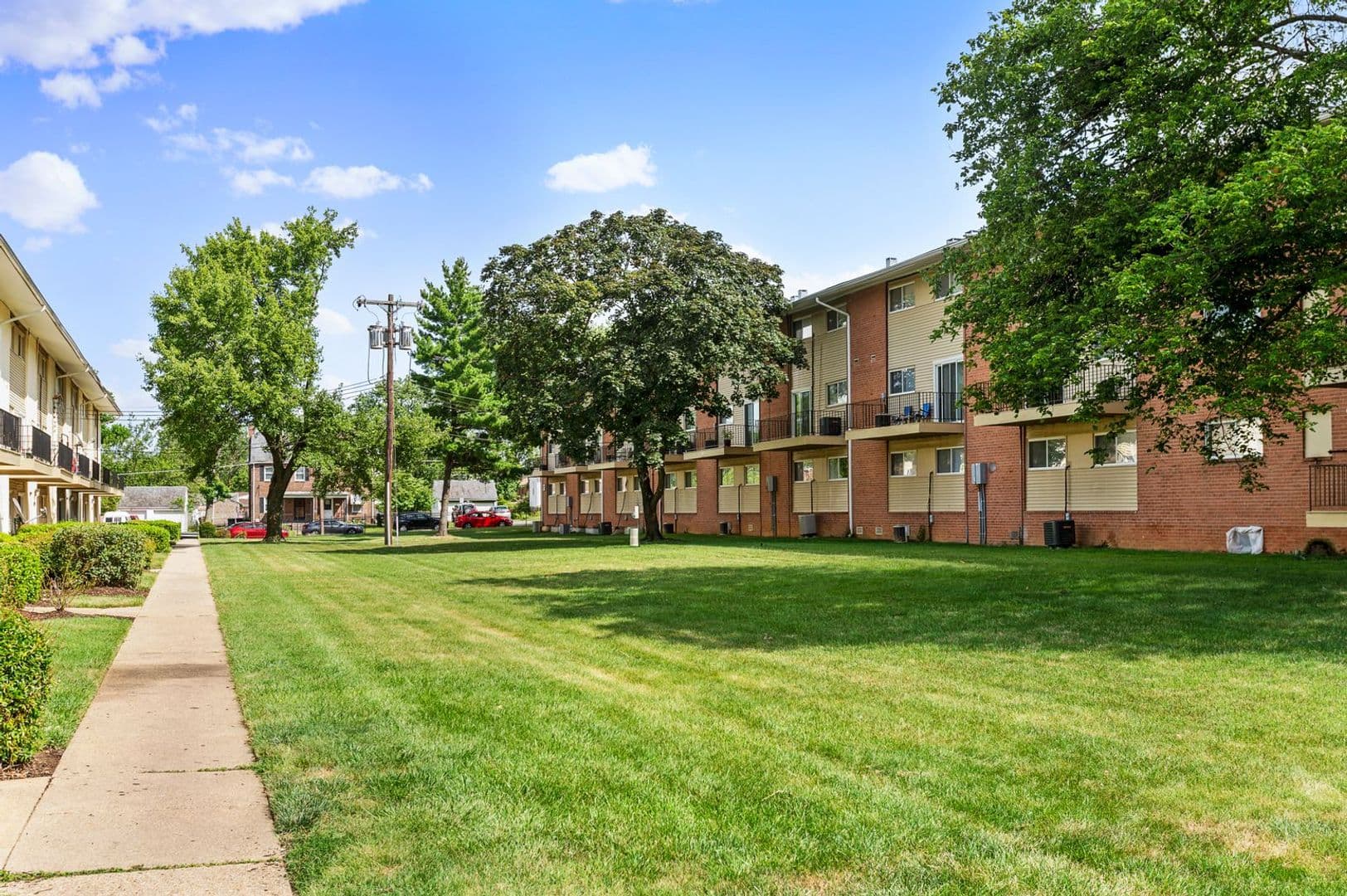 Suitland Apartment: 3220 Swann Rd