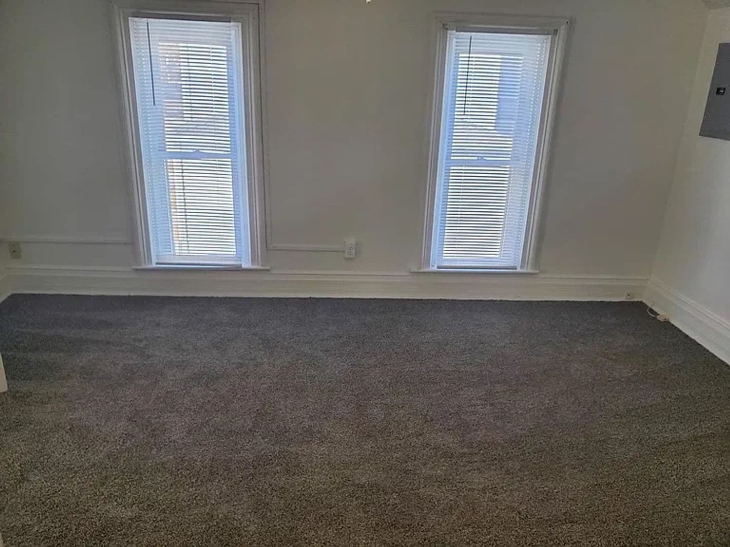 Wausau Apartment: 921 S 3rd Avenue