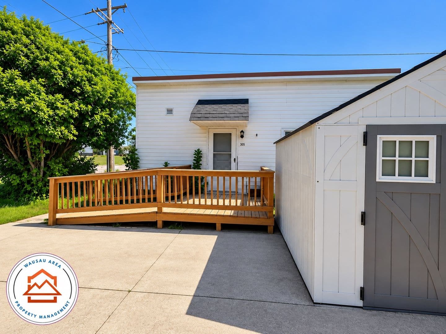 Spencer Apartment: 305 E Maple St