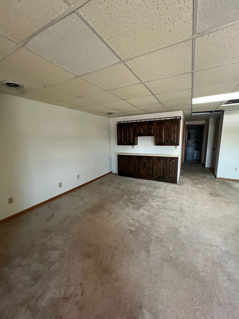 Spencer Apartment: 206 S Pacific St