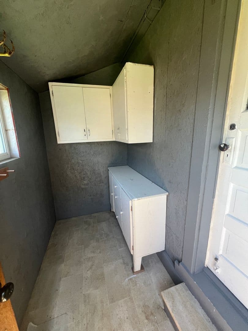 Marshfield House: 206 E 14th St