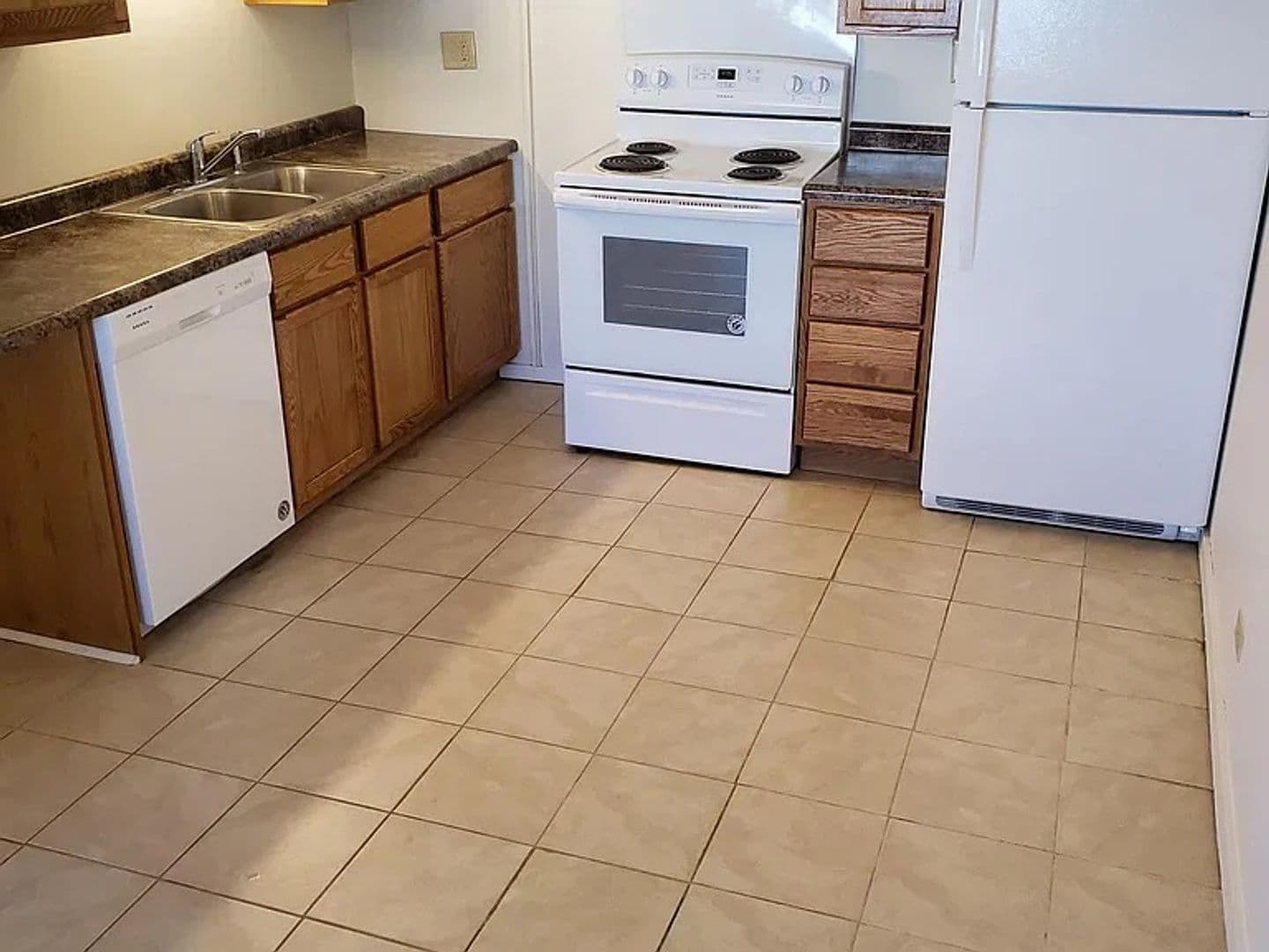 Schofield Apartment: 3614 Sternberg Avenue