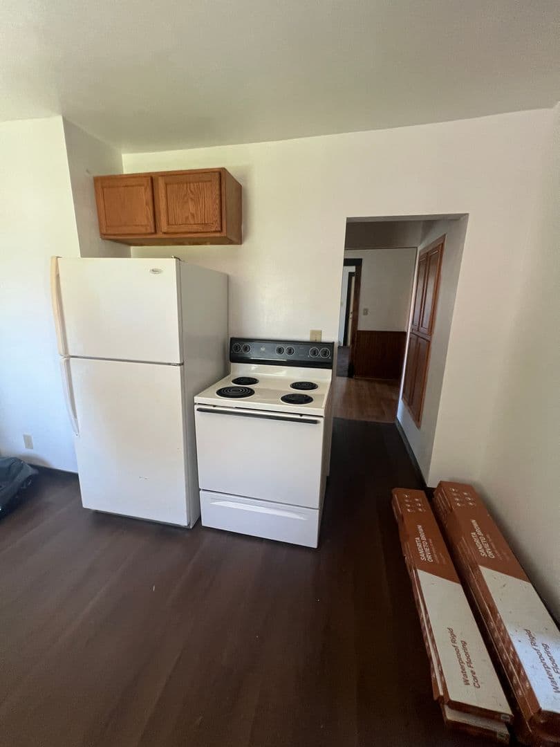 Marshfield House: 208 E 14th St