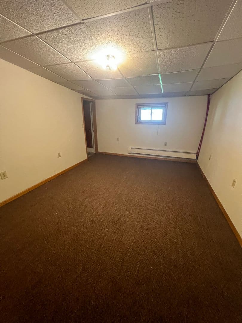 Spencer Apartment: 206 S Pacific St