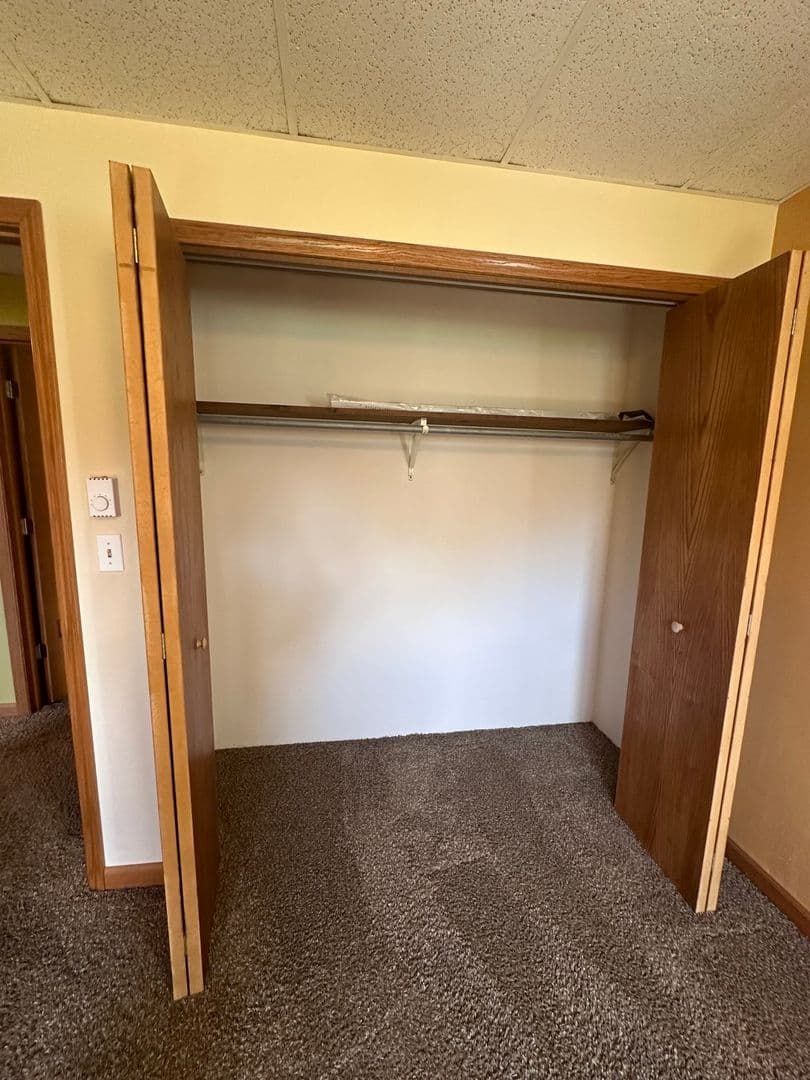 Weston Apartment: 2711 Jelinek Avenue