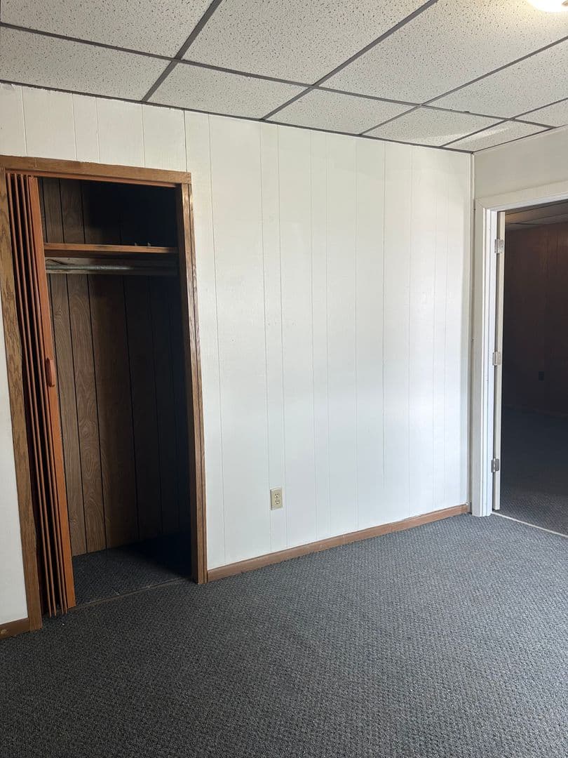 Spencer Apartment: 206 S Pacific St