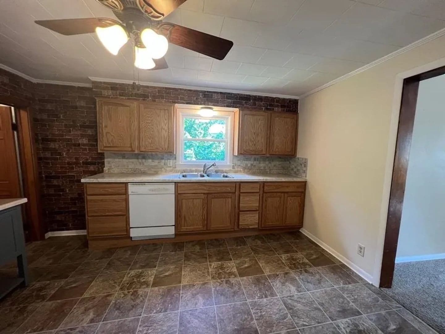 Merrill House: 808 Grand Avenue