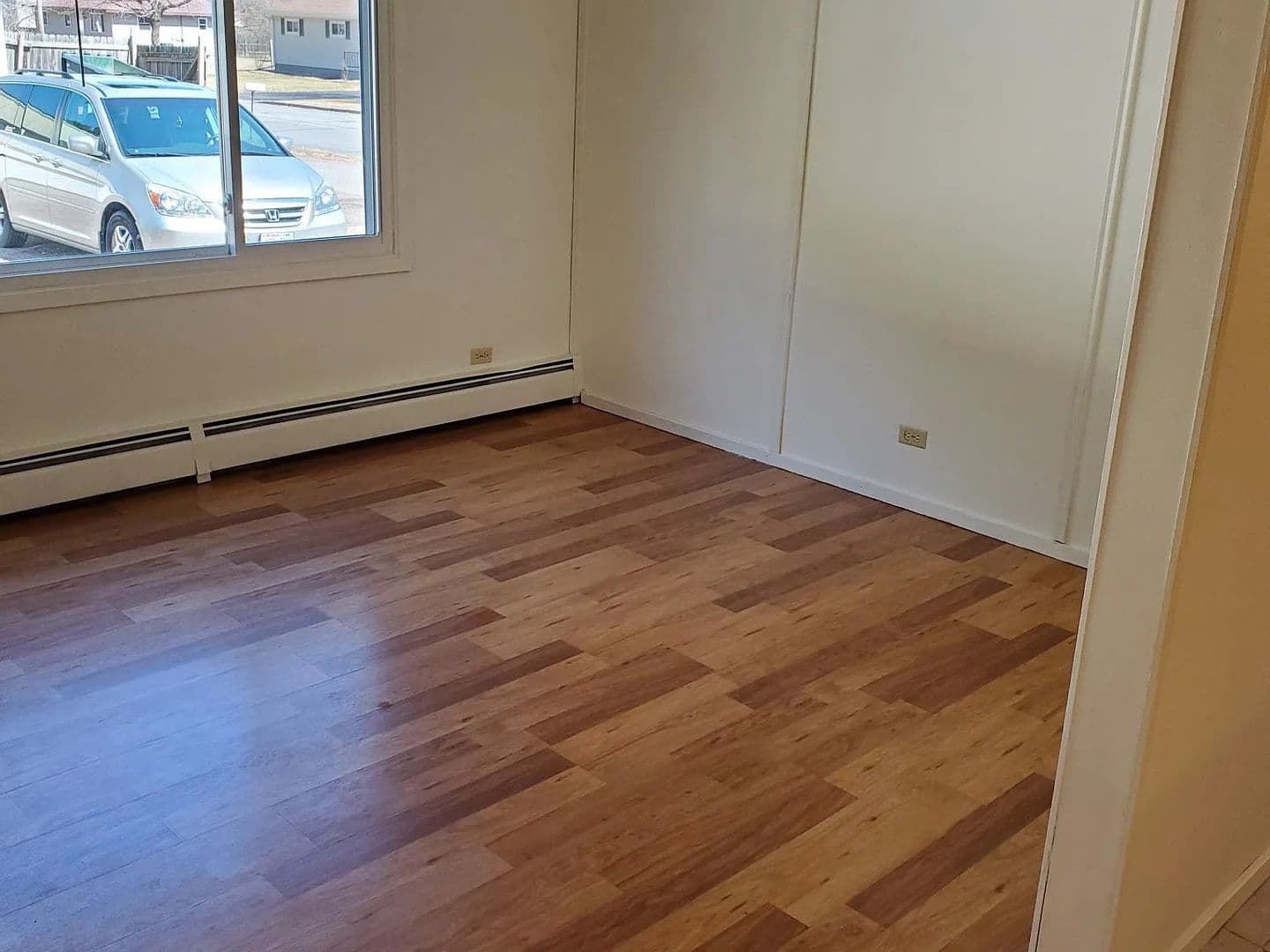 Schofield Apartment: 3614 Sternberg Avenue