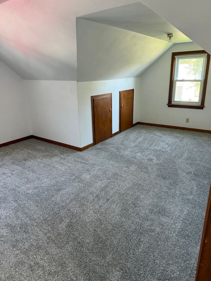 Marshfield House: 1502 S Chestnut Ave