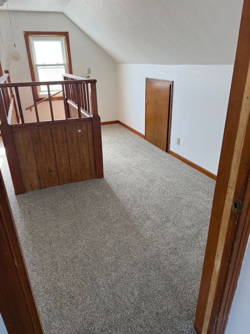 Marshfield House: 1502 S Chestnut Ave