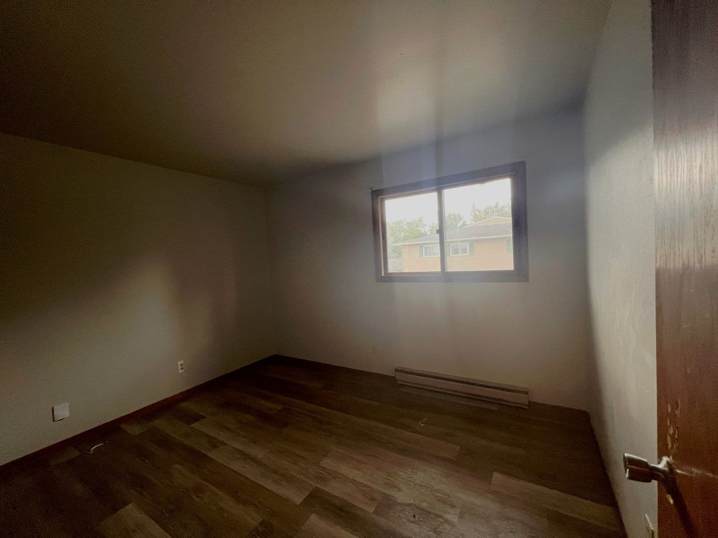 Wausau Apartment: 909 Genrich St
