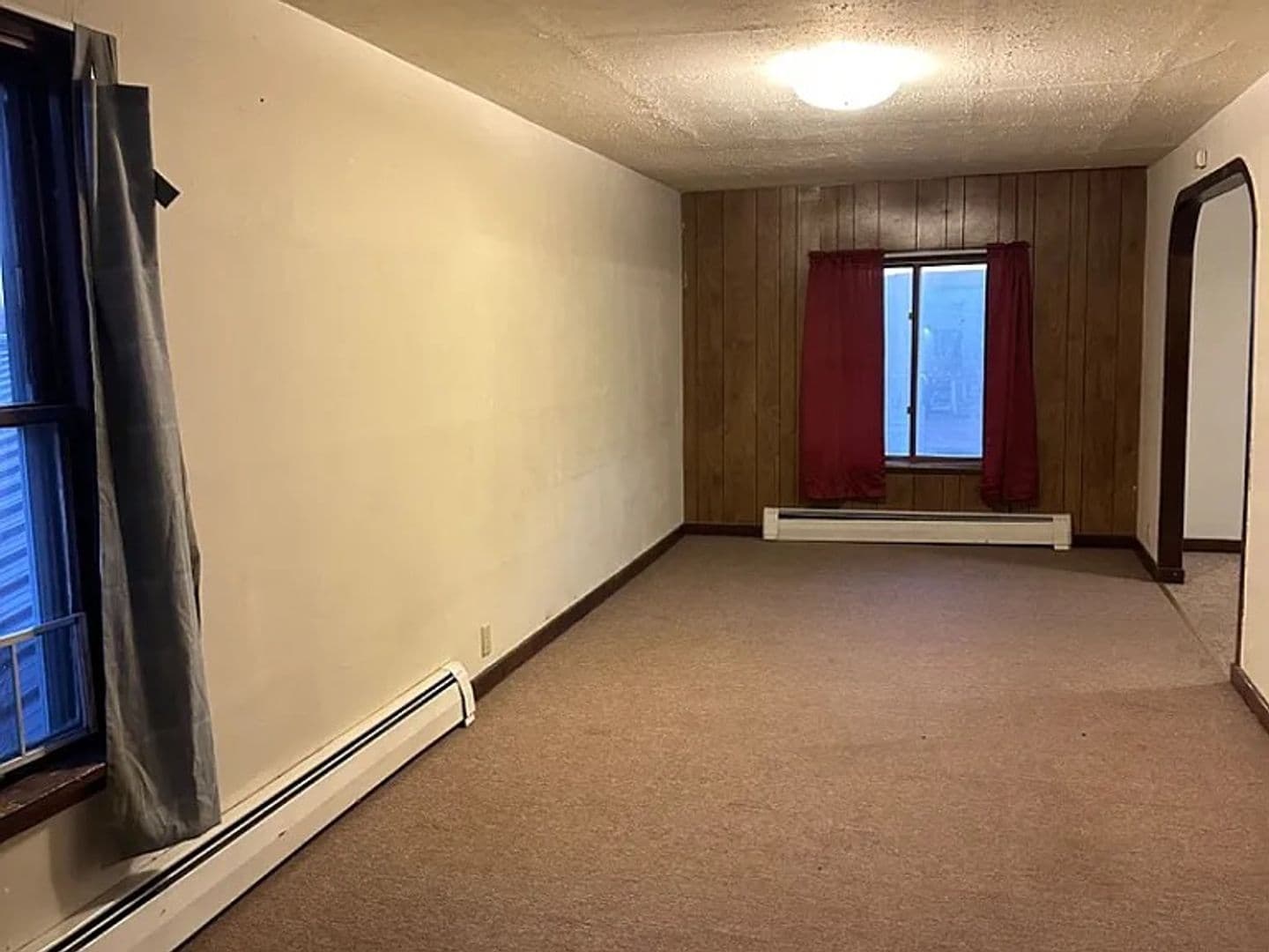 Spencer Apartment: 206 S Pacific St