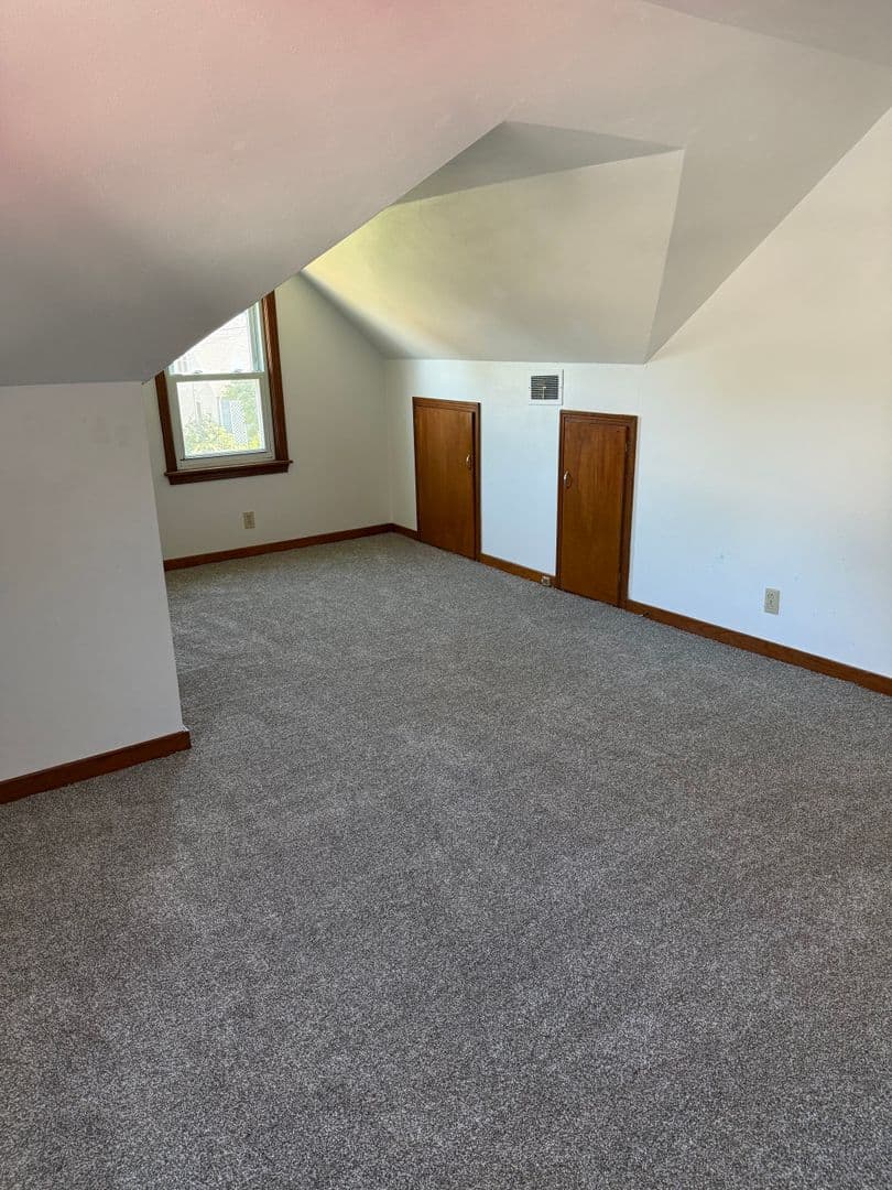 Marshfield House: 1502 S Chestnut Ave