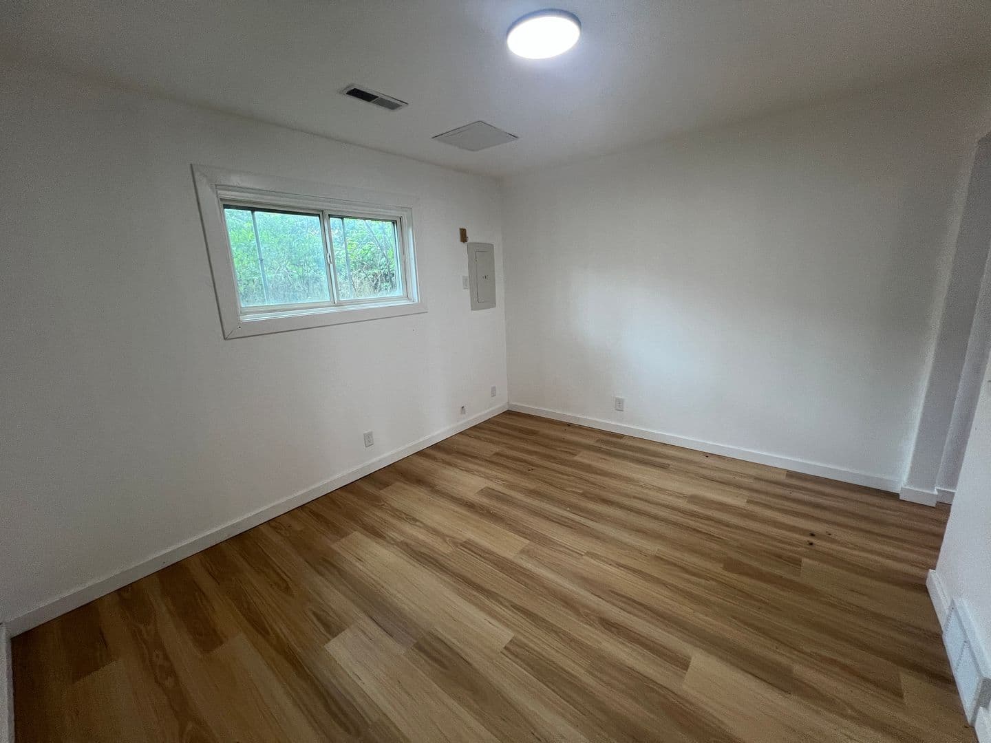 Schofield Apartment: 724-738 Ridgeland Avenue