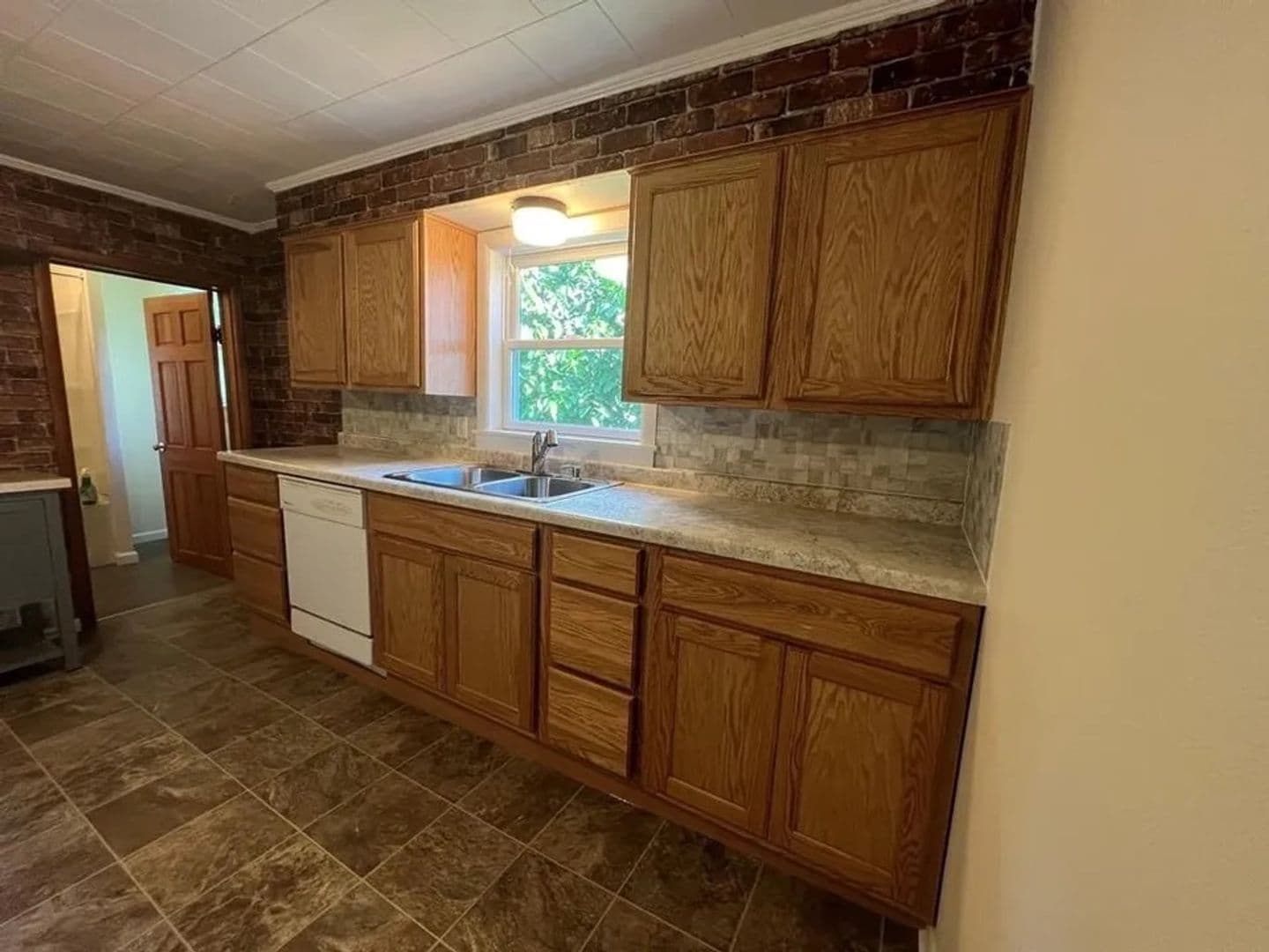 Merrill House: 808 Grand Avenue