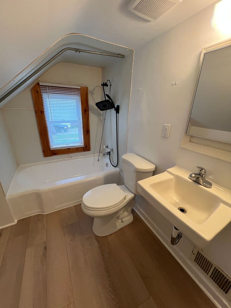 Schofield Apartment: 129 Williams Street
