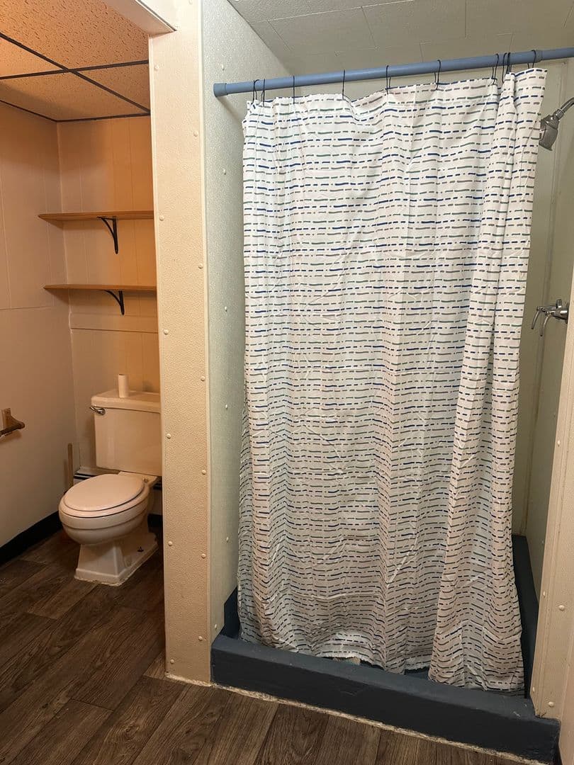 Spencer Apartment: 206 S Pacific St