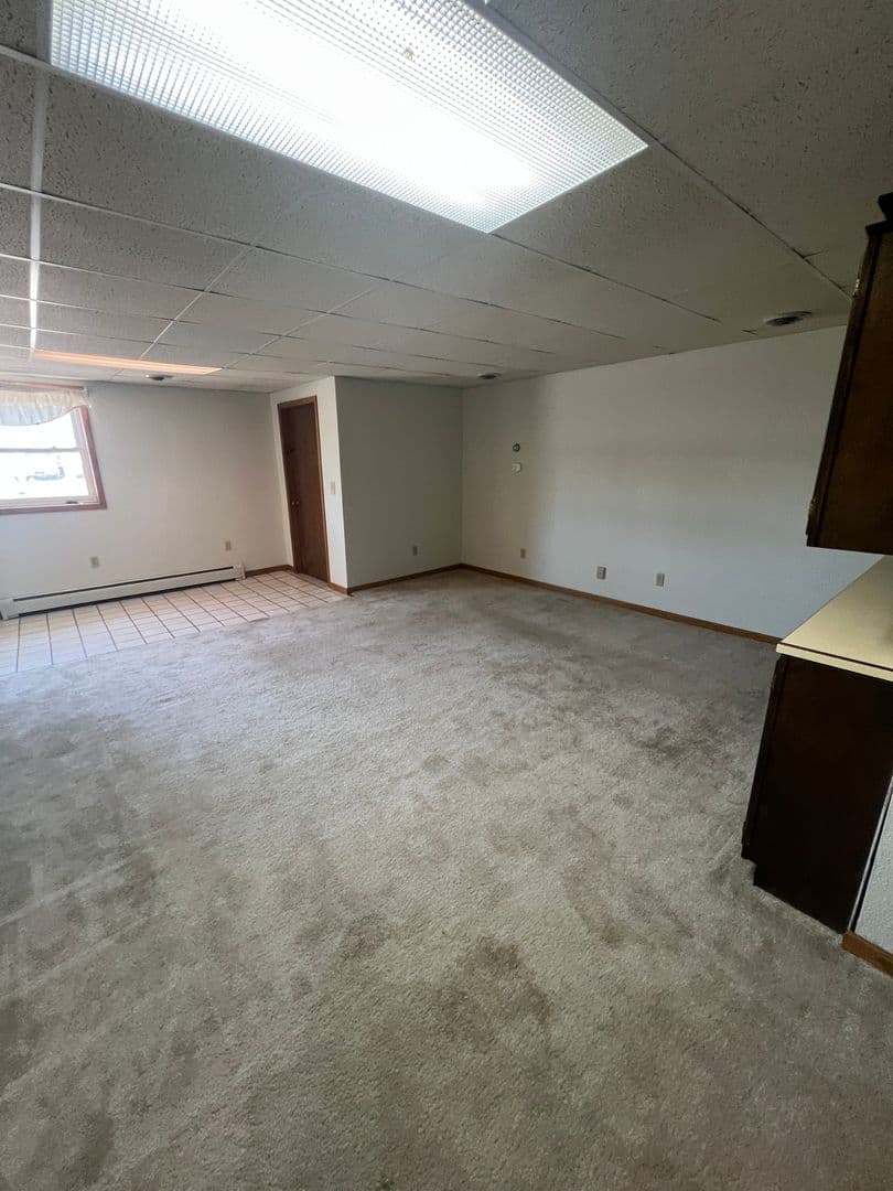 Spencer Apartment: 206 S Pacific St