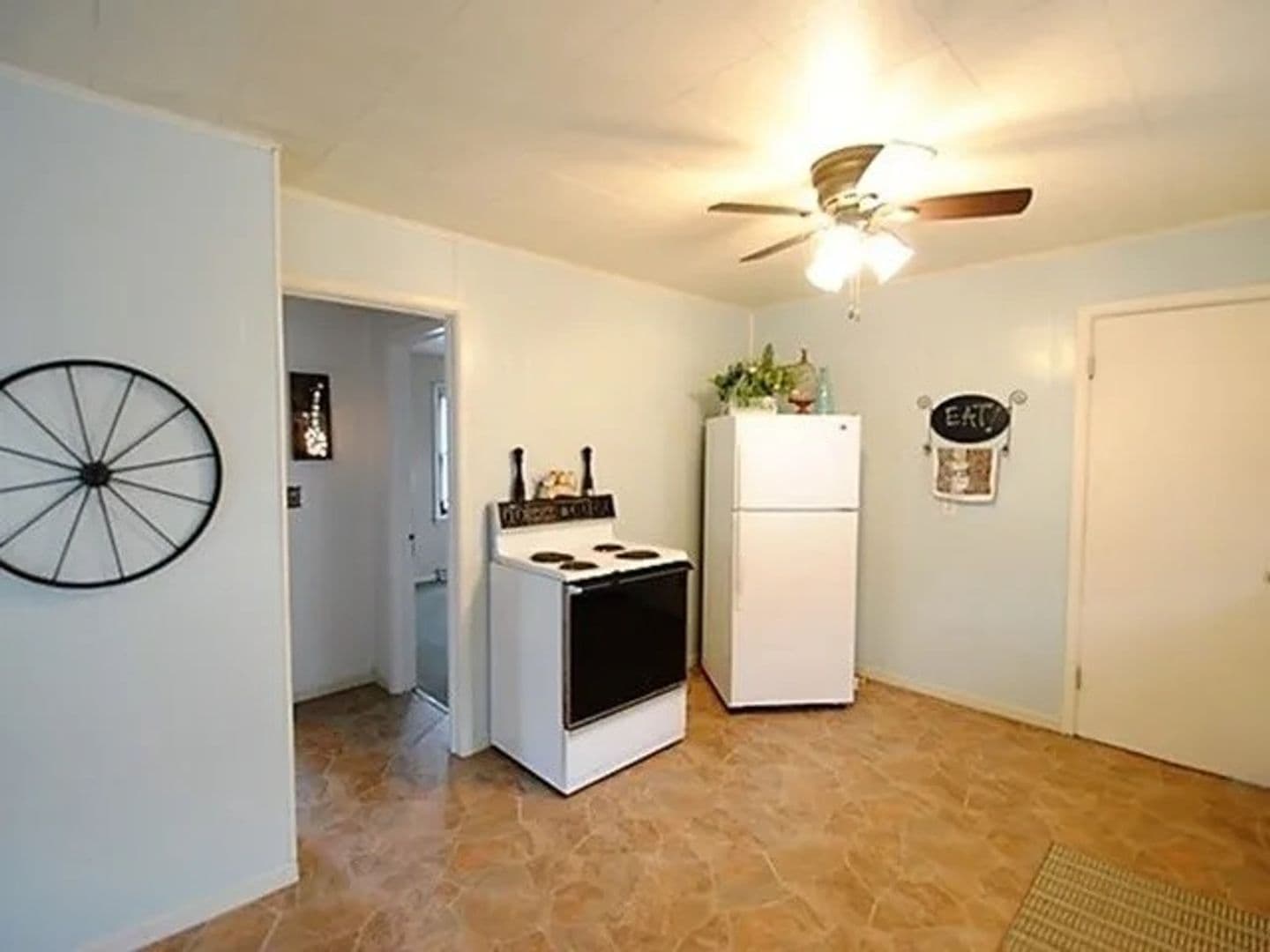 Marshfield House: 1411 S Prospect Ave