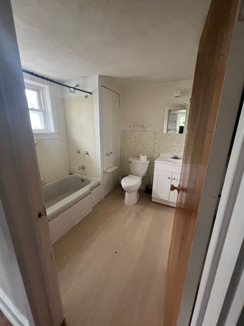 Marion Apartment: 710 North Main Street