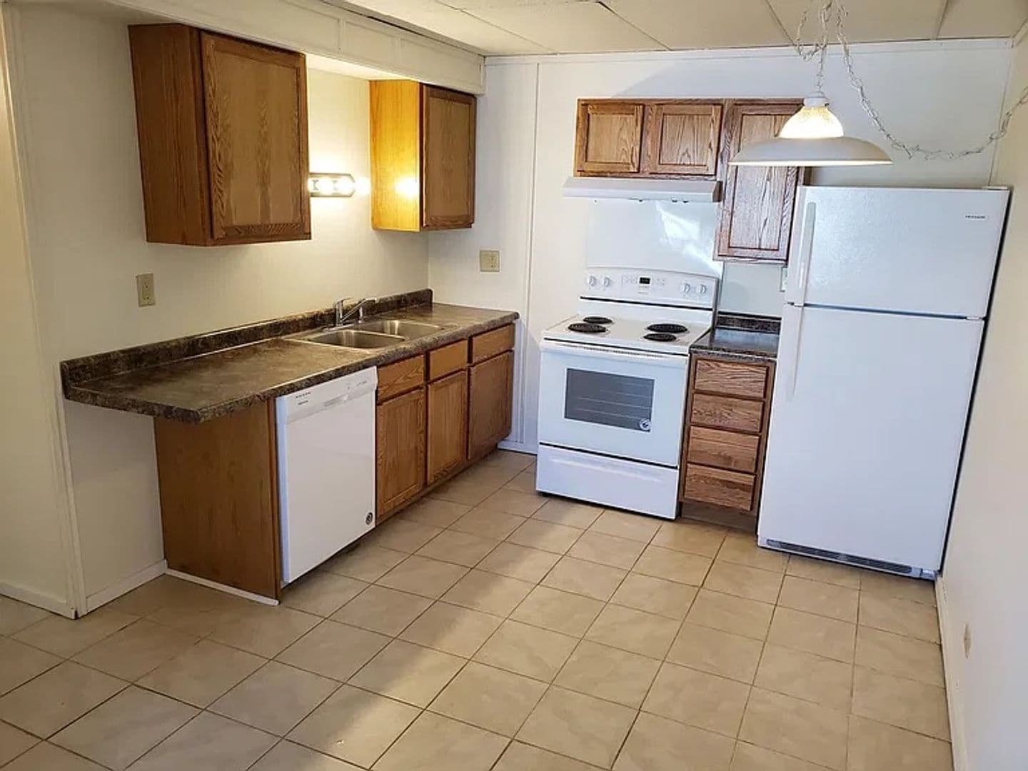 Schofield Apartment: 3614 Sternberg Avenue
