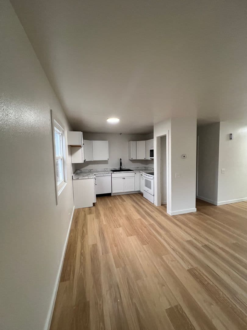 Schofield Apartment: 724-738 Ridgeland Avenue