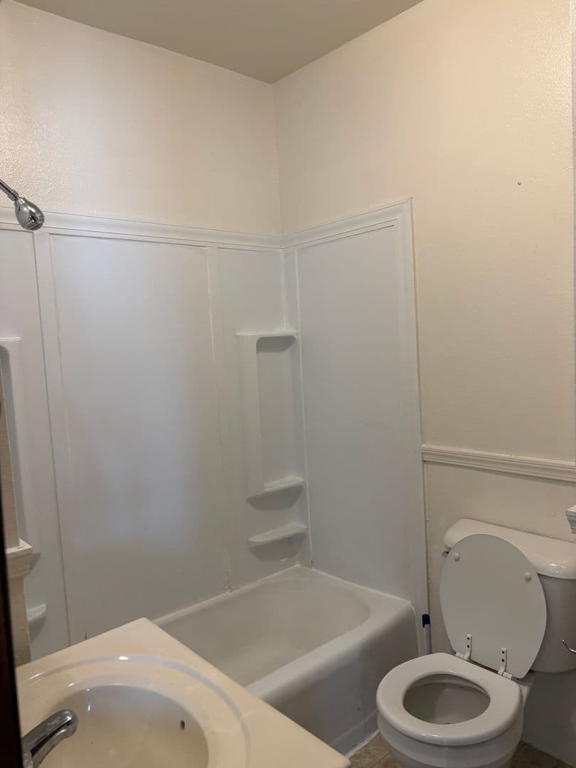 Tigerton Apartment: 332 Cedar Street