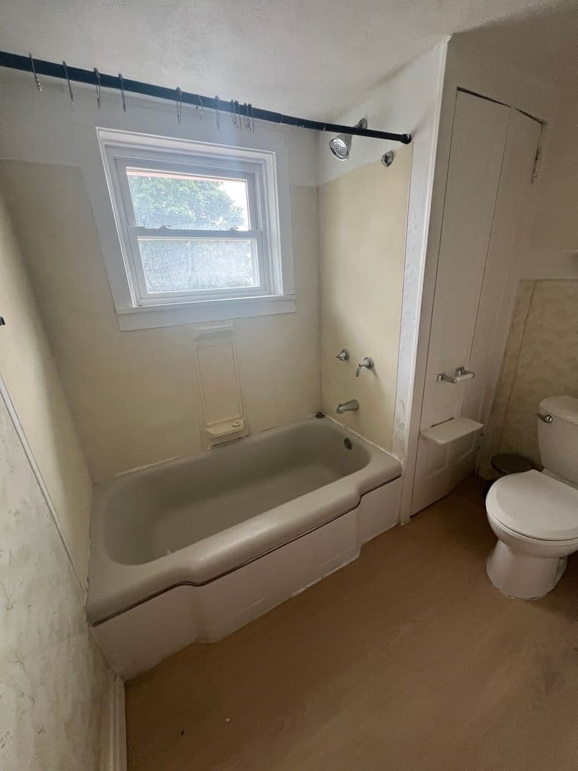 Marion Apartment: 710 North Main Street