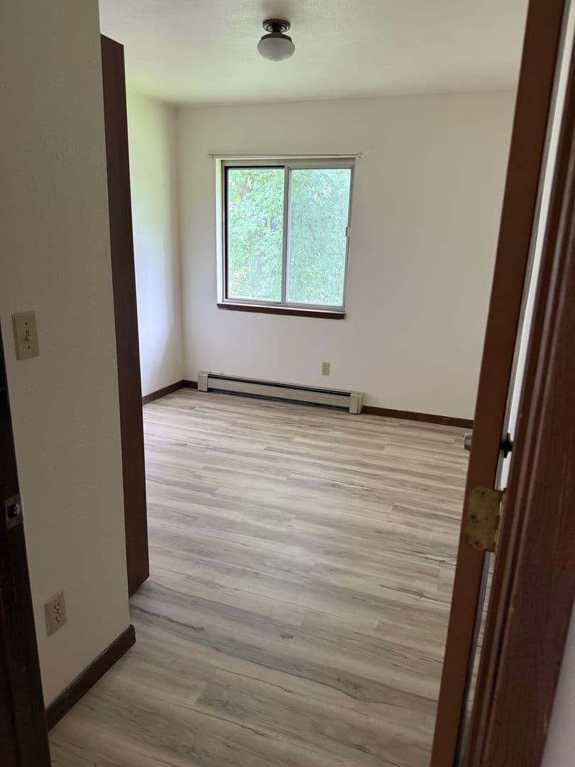 Wisconsin Rapids Apartment: 1320 23rd Ave S