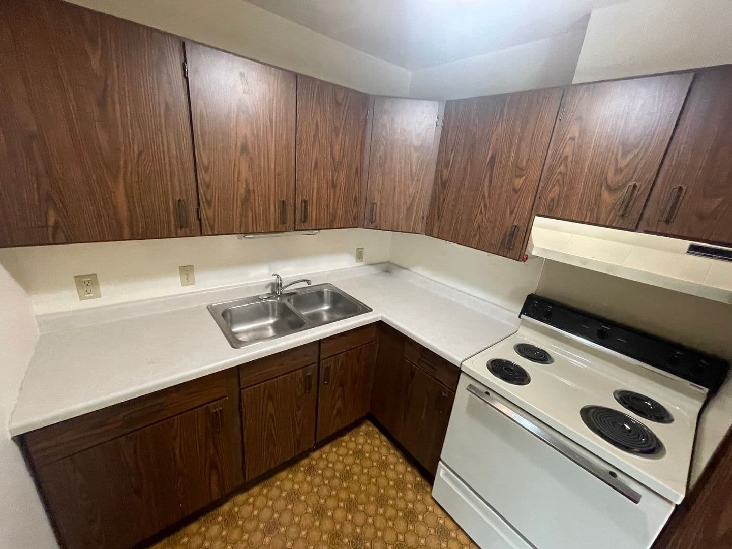 Wisconsin Rapids Apartment: 1320 23rd Ave S
