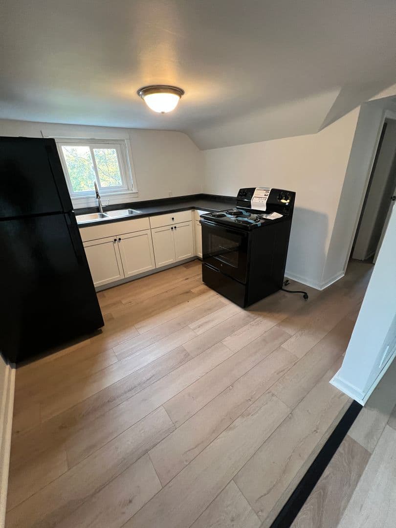 Schofield Apartment: 129 Williams Street