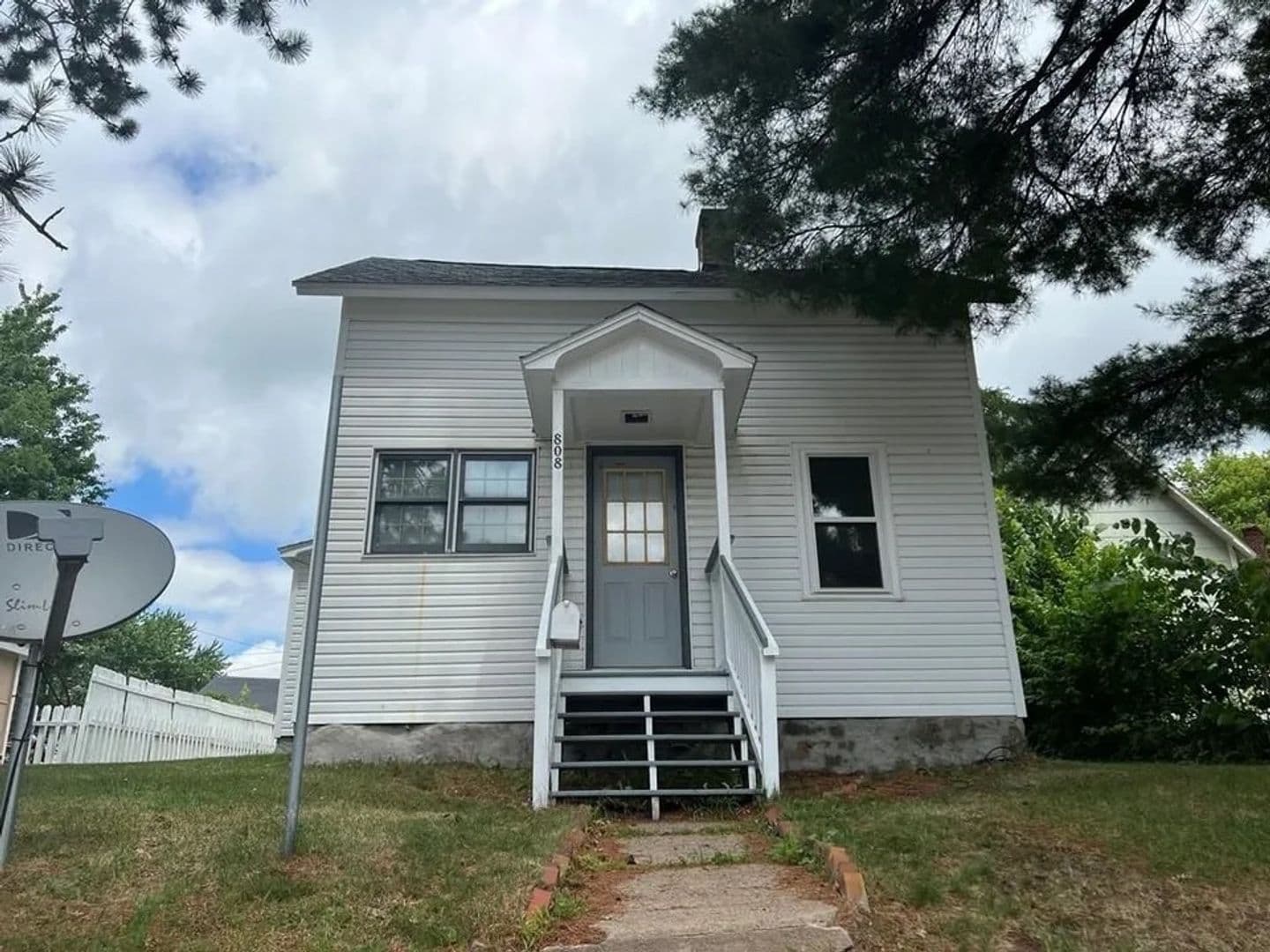 Merrill House: 808 Grand Avenue