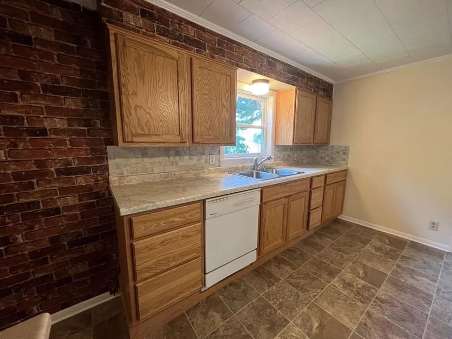 Merrill House: 808 Grand Avenue