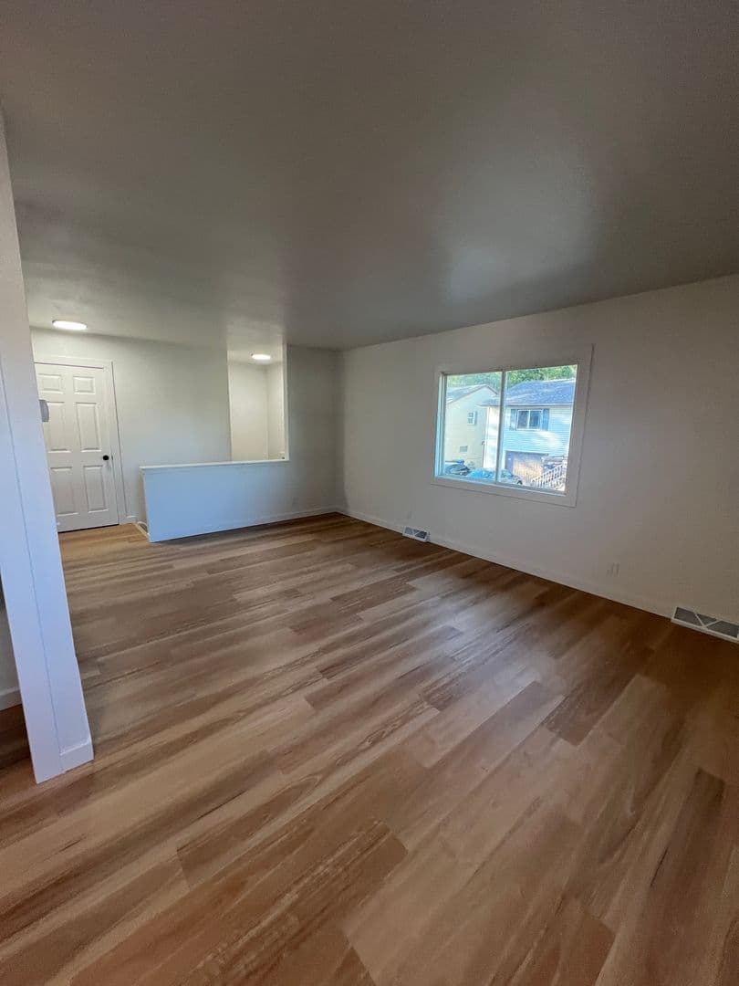 Schofield Apartment: 724-738 Ridgeland Avenue