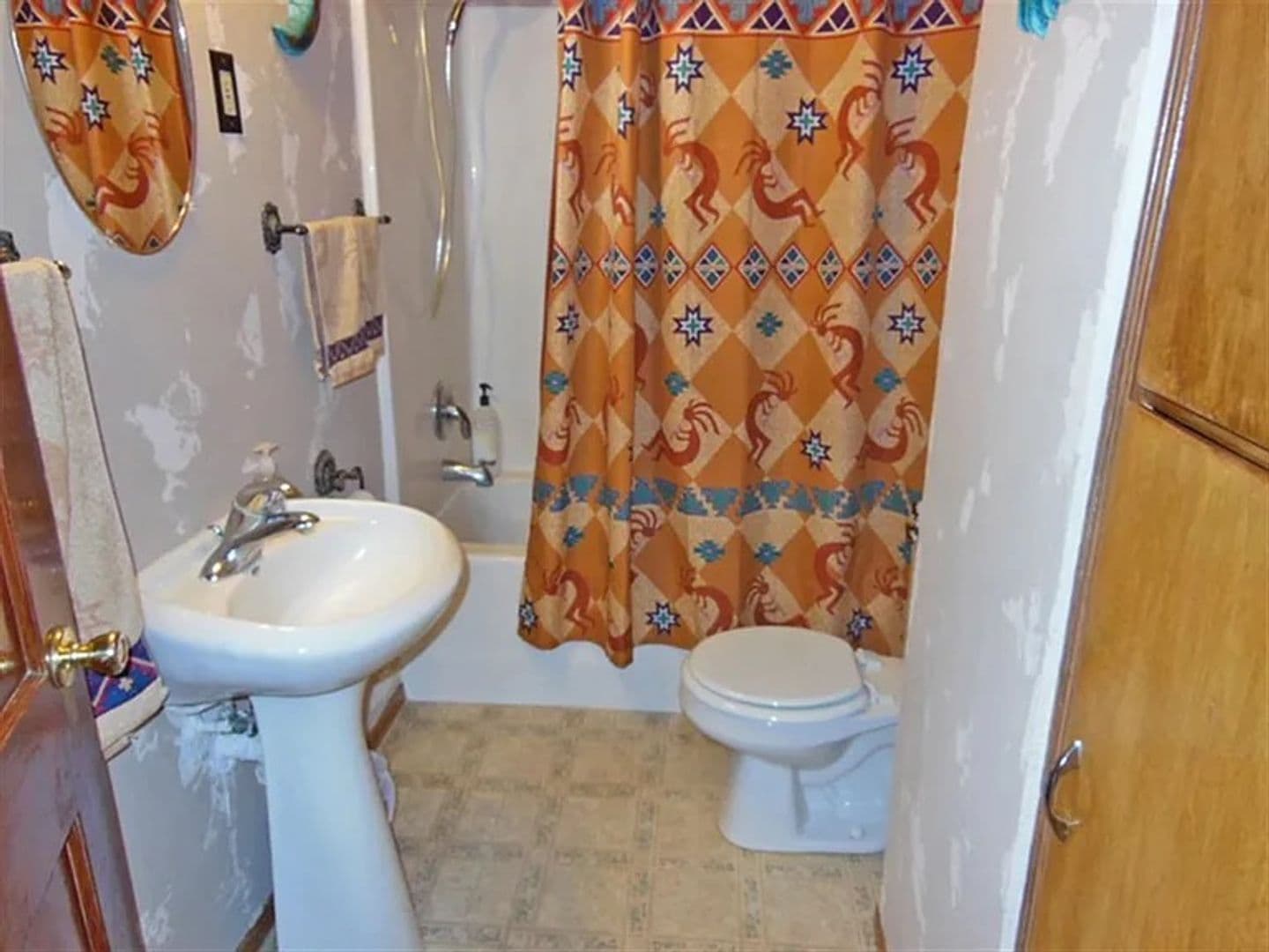 Marshfield House: 1502 S Chestnut Ave