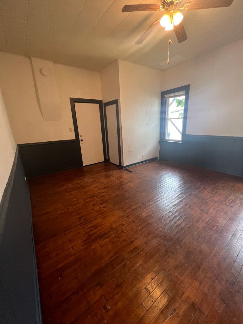 Marion Apartment: 710 North Main Street