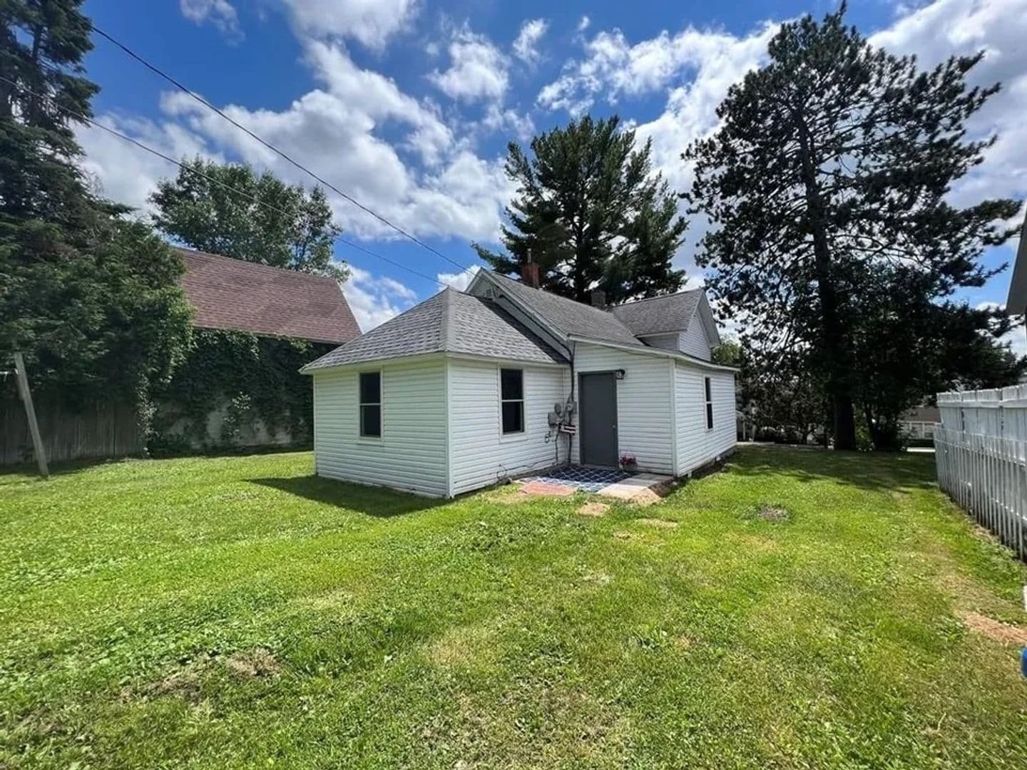 Merrill House: 808 Grand Avenue