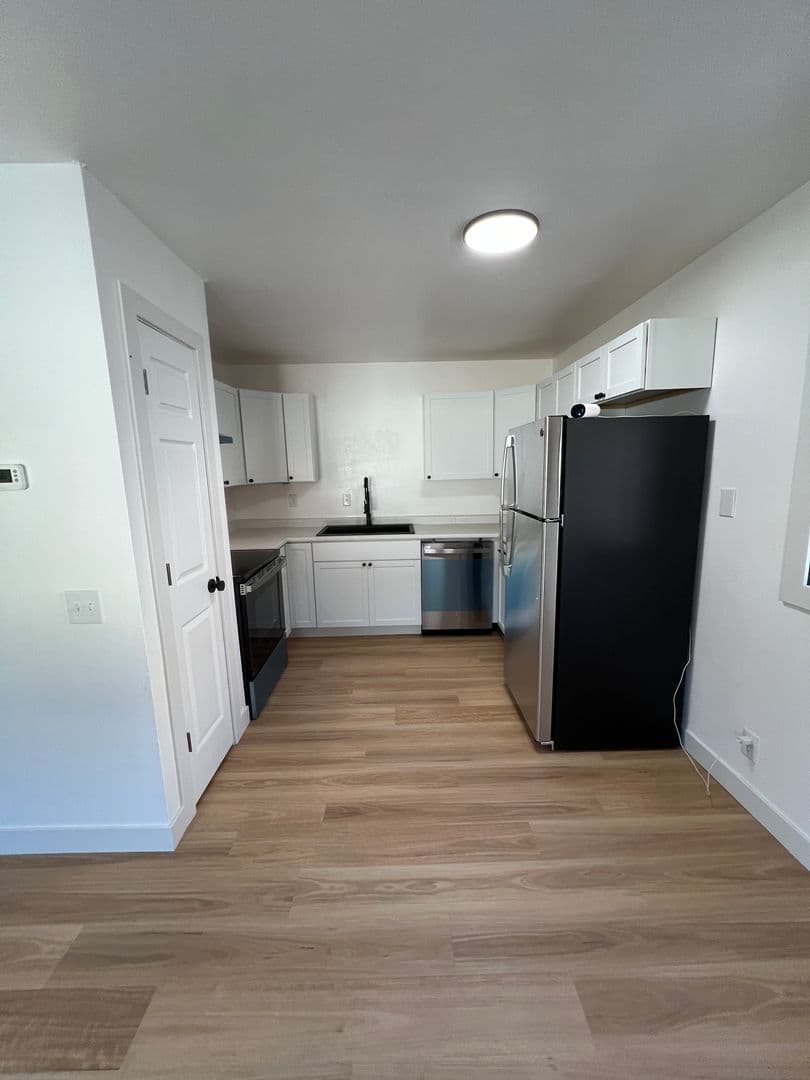 Schofield Apartment: 724-738 Ridgeland Avenue