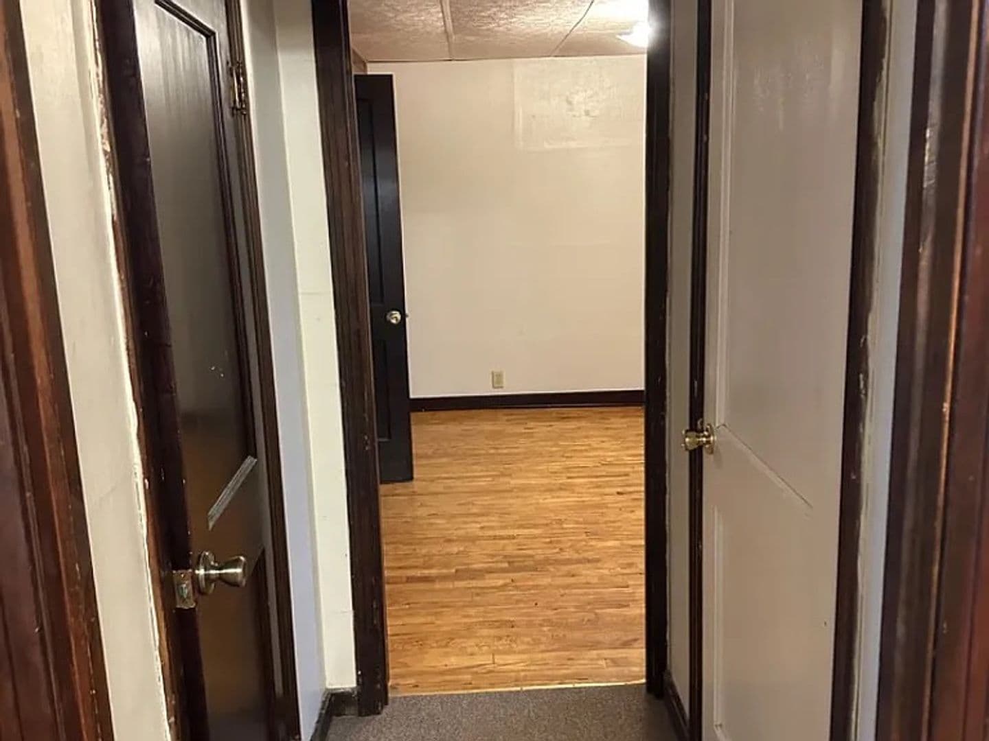 Spencer Apartment: 206 S Pacific St