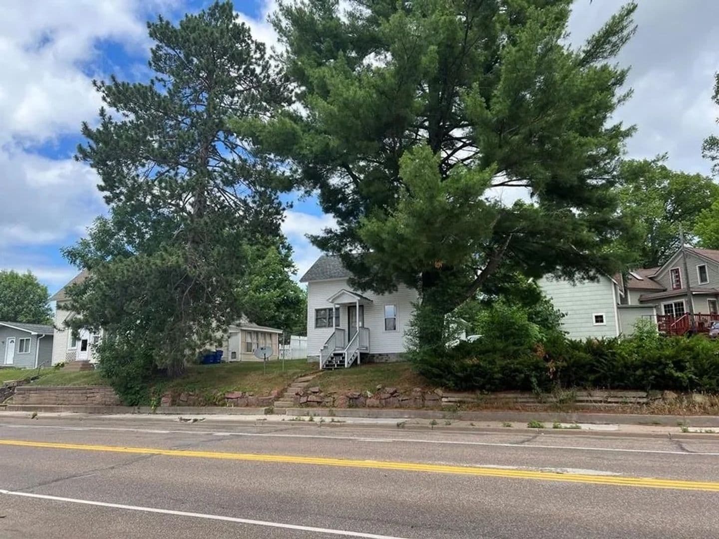 Merrill House: 808 Grand Avenue
