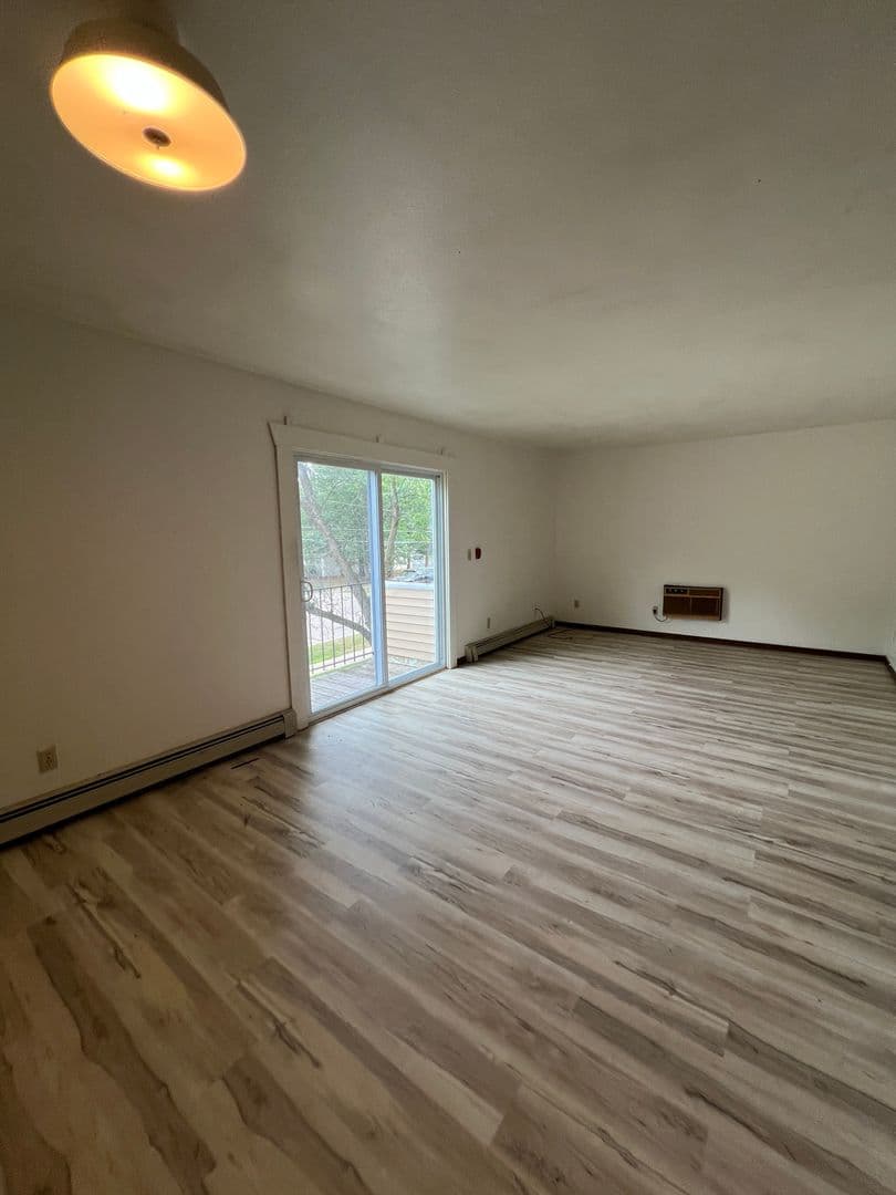 Wisconsin Rapids Apartment: 1320 23rd Ave S