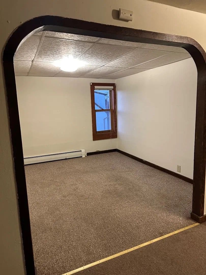 Spencer Apartment: 206 S Pacific St