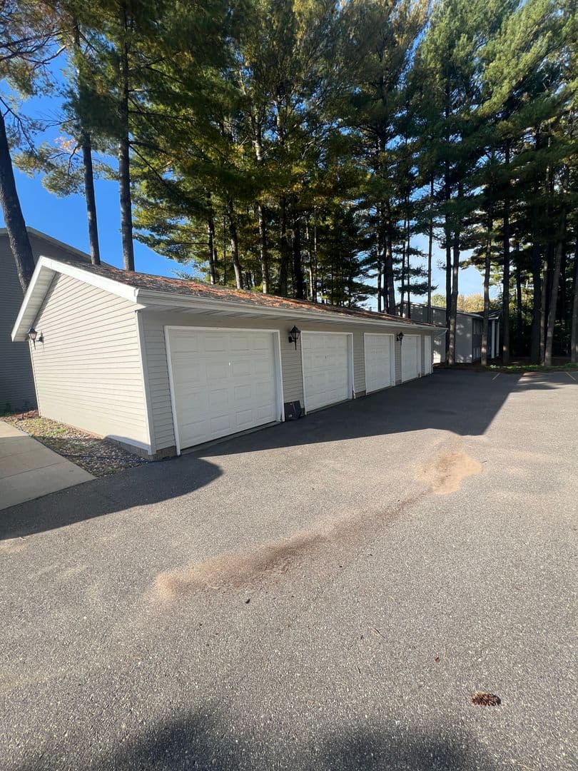 Wausau Apartment: 642-648 S 44th Avenue