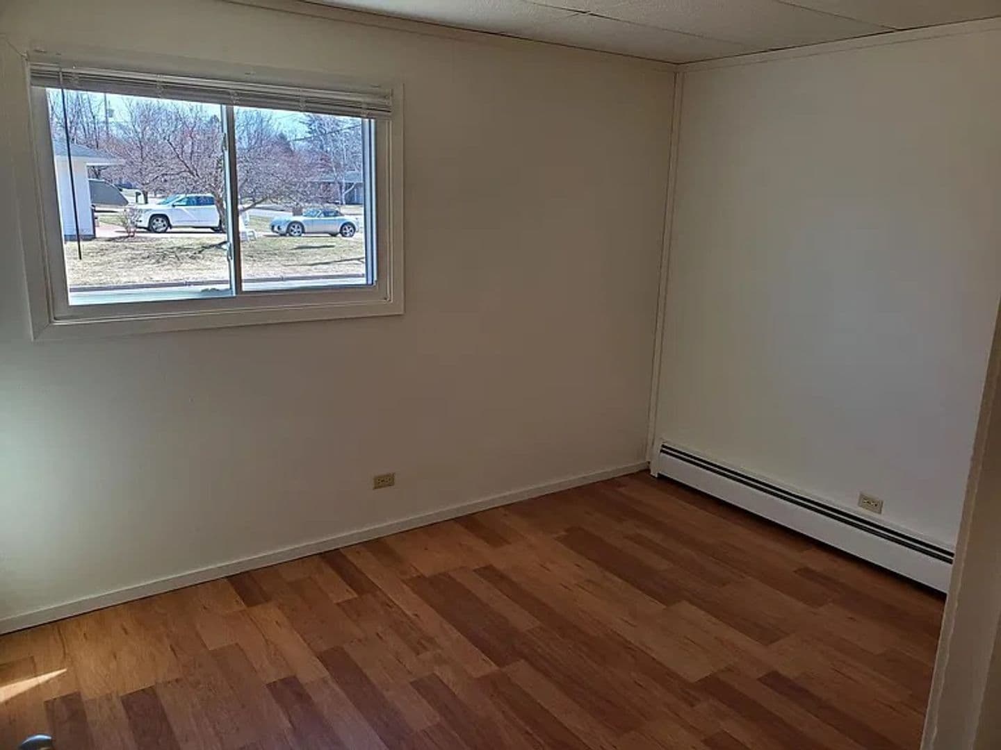 Schofield Apartment: 3614 Sternberg Avenue