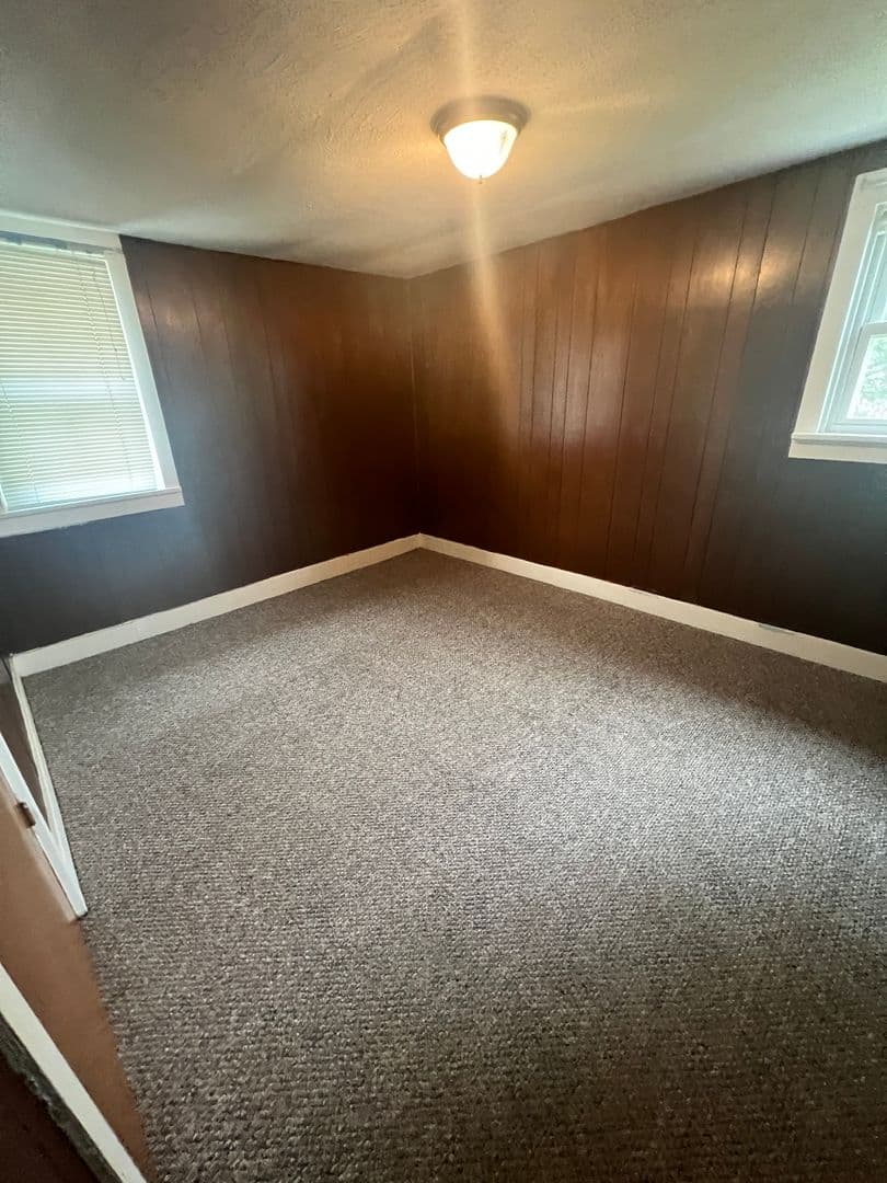 Marion Apartment: 710 North Main Street