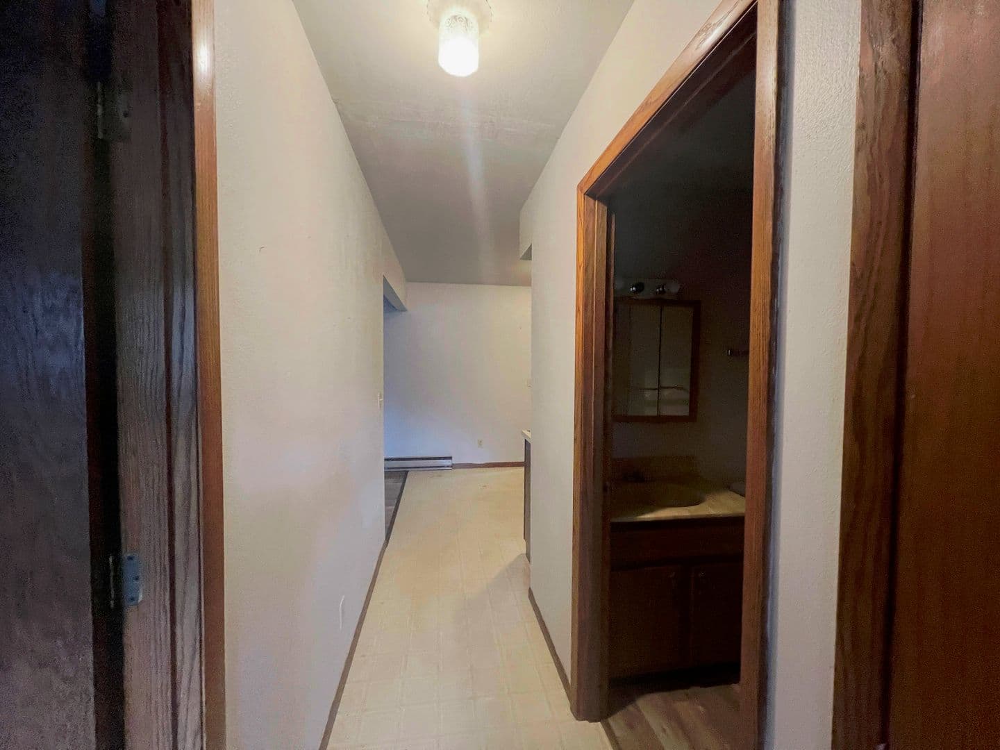 Wausau Apartment: 909 Genrich St