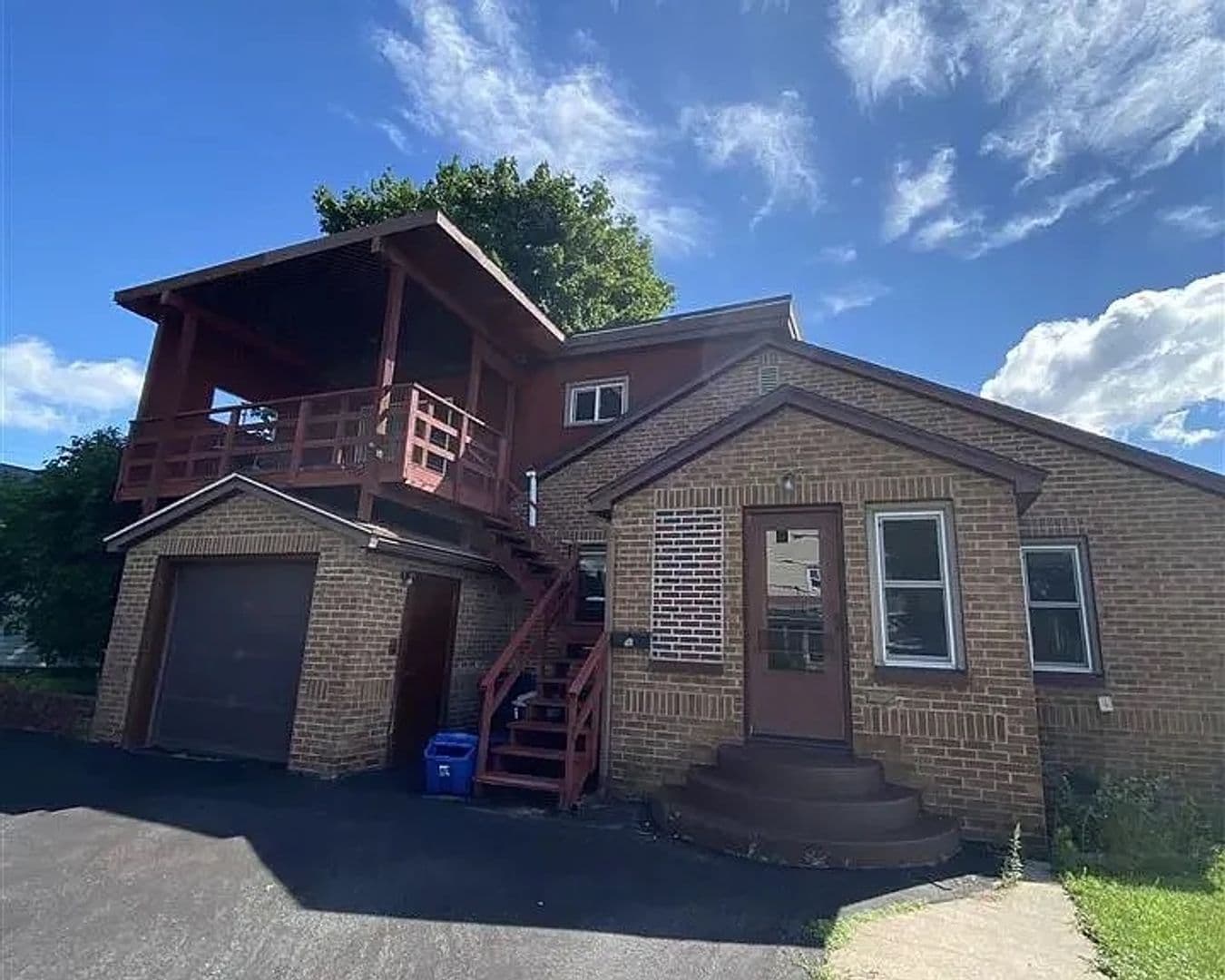 Merrill Apartment: 1200 E 2nd Street