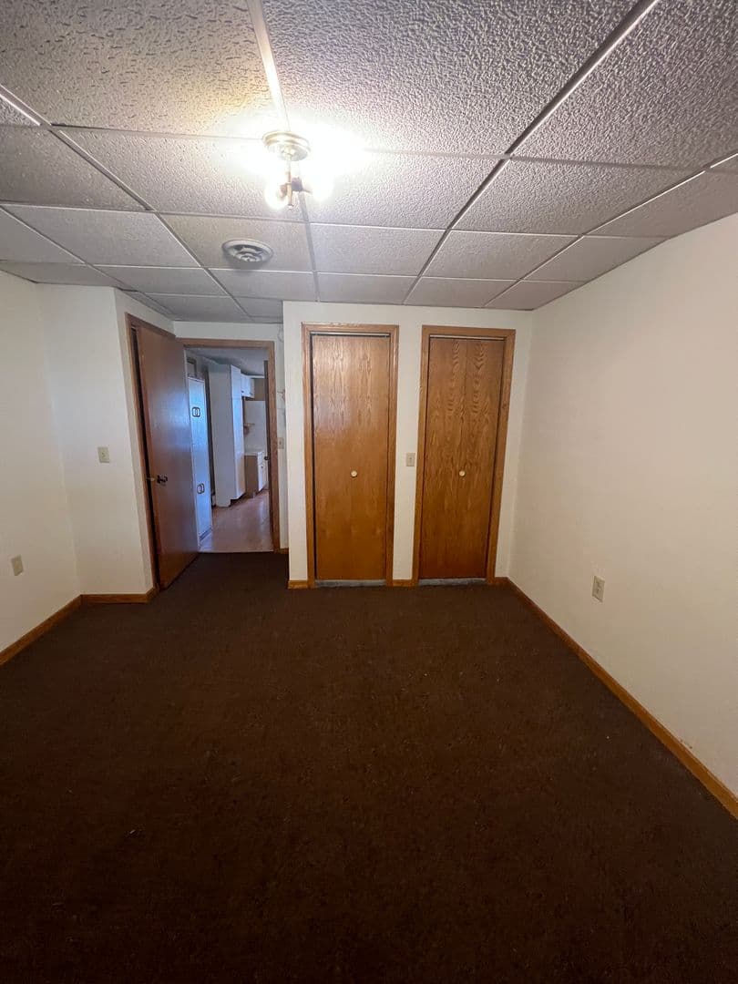 Spencer Apartment: 206 S Pacific St