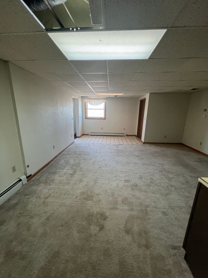 Spencer Apartment: 206 S Pacific St