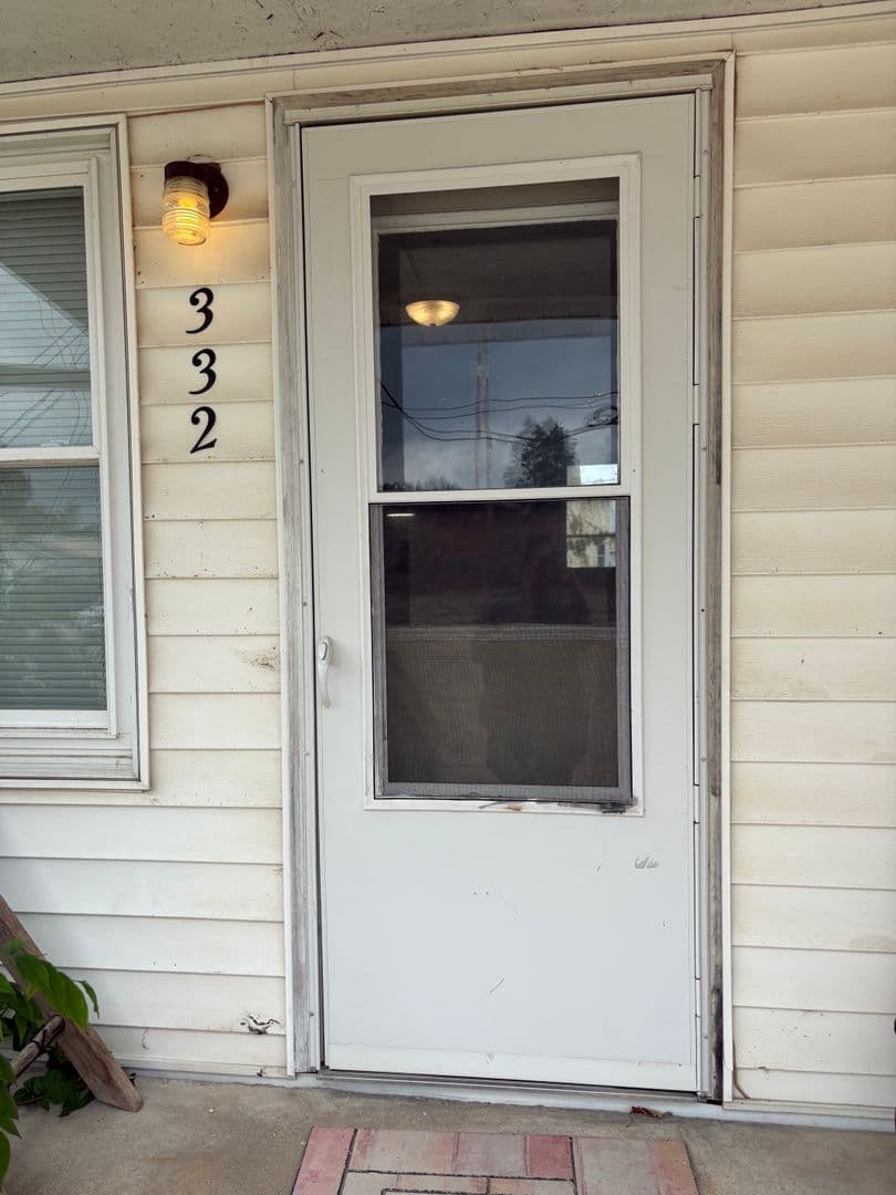Tigerton Apartment: 332 Cedar Street